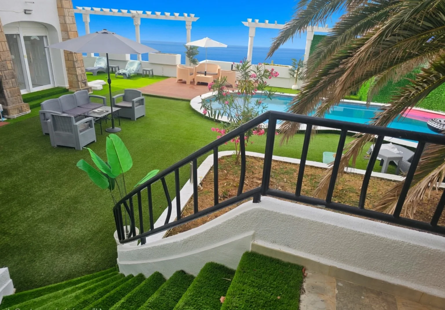 Jardin et piscine