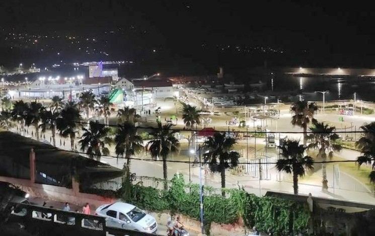Front de mer de Tigzirt en soirée